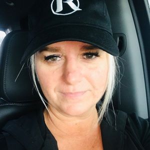 Meet your Posher, Carrie